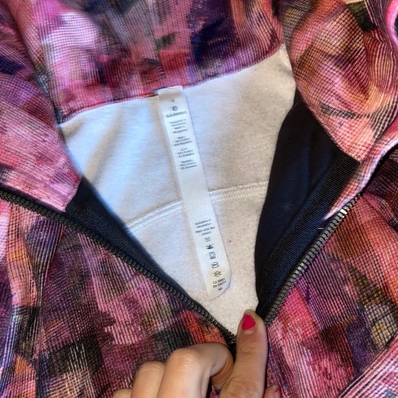 Lululemon jacket - Picture 4 of 9